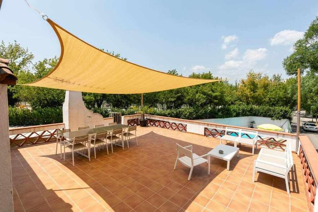 ז'ירונה Newly Renovated Room W Pool & Bikeparking מראה חיצוני תמונה