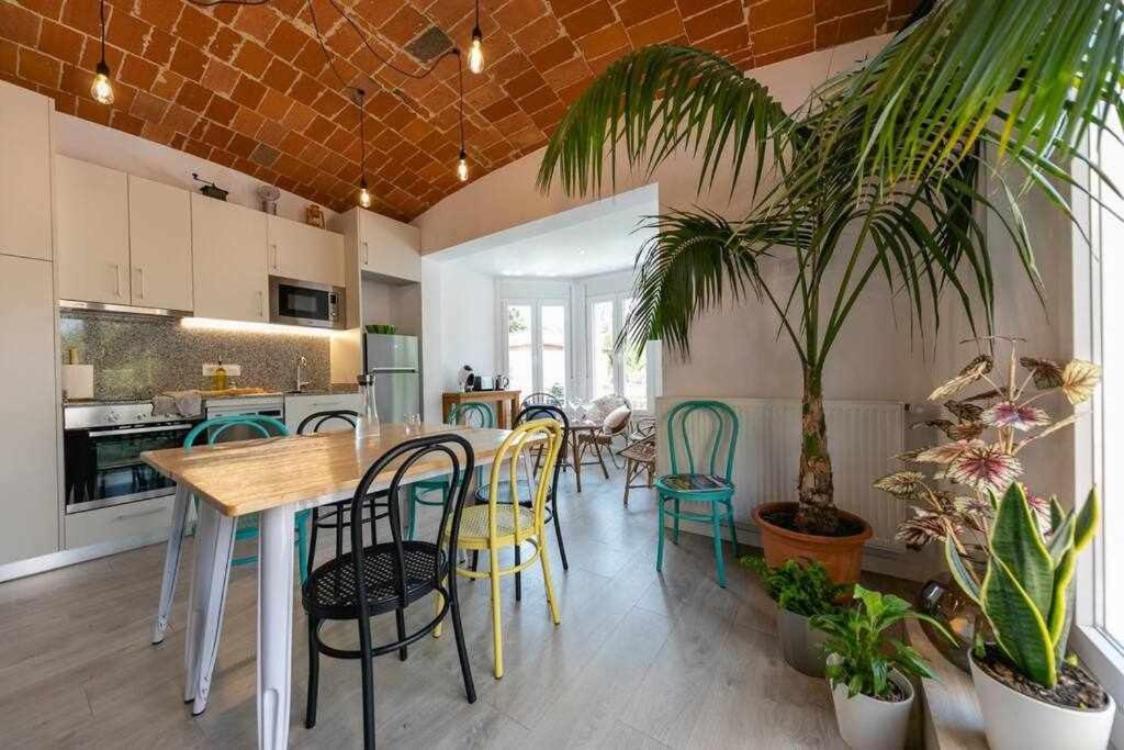 ז'ירונה Newly Renovated Room W Pool & Bikeparking מראה חיצוני תמונה
