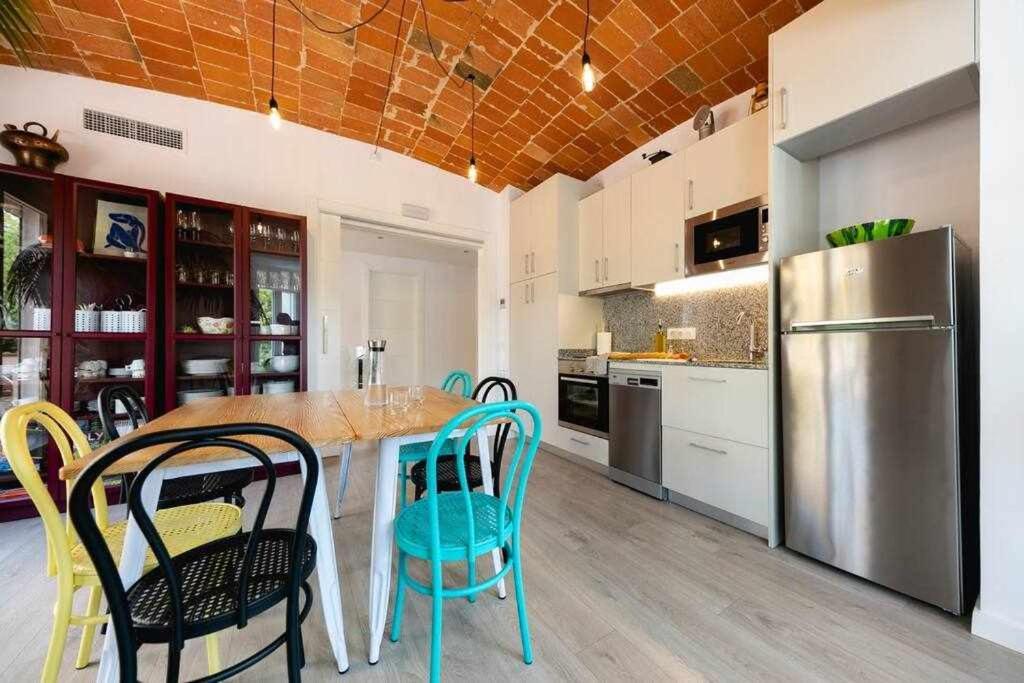 ז'ירונה Newly Renovated Room W Pool & Bikeparking מראה חיצוני תמונה